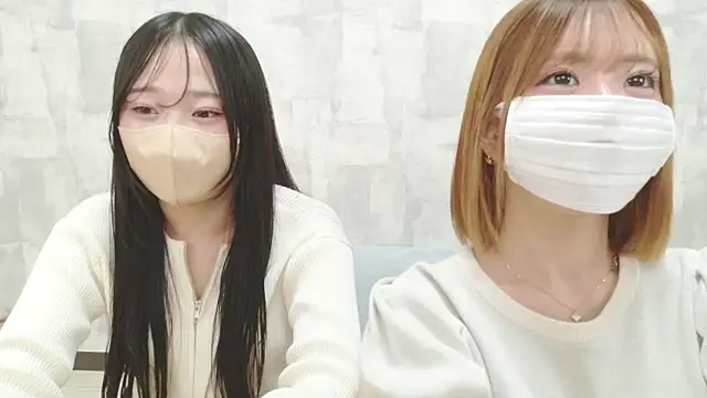 Snapshot of LOVE_MOMO_LOVE chatting on May 26, 2026, 11:30 am LOVE MOMO LOVE online show from May 26, 2026, 11:30 am