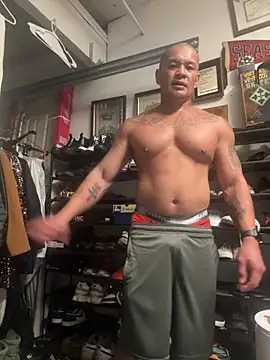 EatMyCake831 online show from September 25, 2025, 9:04 am