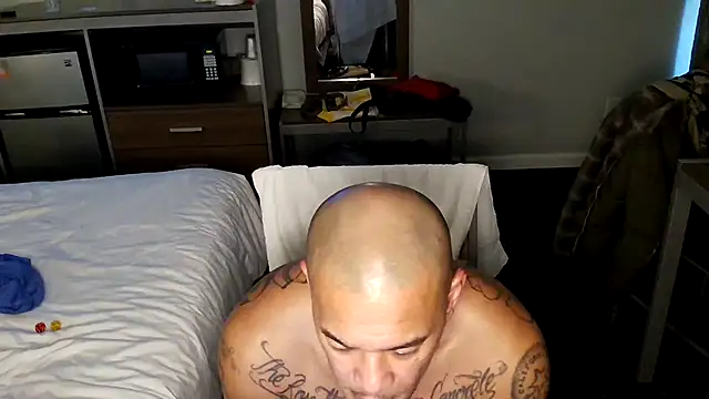 EatMyCake831 online show from February 12, 2025, 3:38 pm