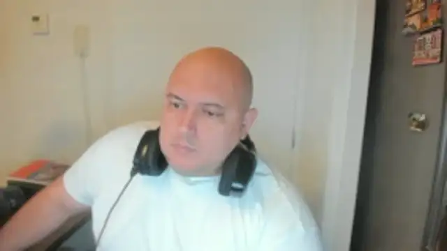 BigromeoXX online show from October 28, 2025, 6:40 pm