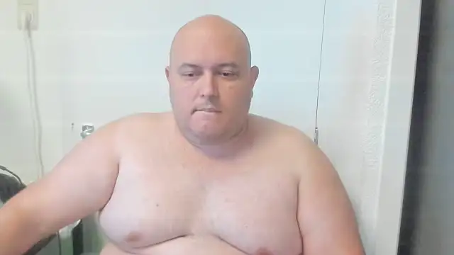 BigromeoXX online show from November 8, 2025, 4:43 pm