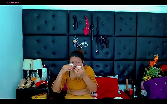 Snapshot of Isalombardi chatting on April 24, 2026, 2:24 am Isalombardi online show from April 24, 2026, 2:24 am