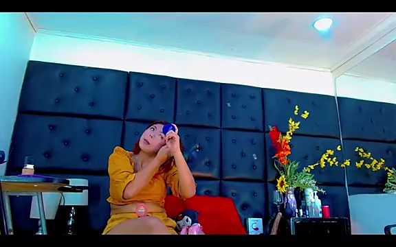 Snapshot of Isalombardi chatting on February 24, 2026, 2:34 am Isalombardi online show from February 24, 2026, 2:34 am