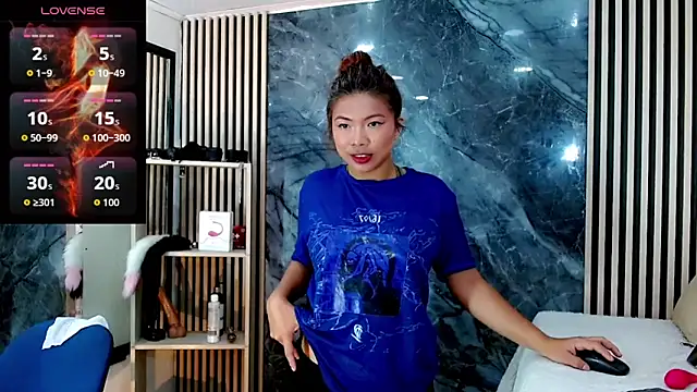 Snapshot of Isalombardi chatting on October 10, 2025, 2:56 am Isalombardi online show from October 10, 2025, 2:56 am