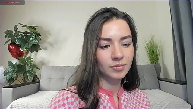 NicoleLuv online show from March 3, 2025, 7:17 pm