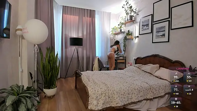NicoleLuv online show from July 30, 2026, 5:12 pm
