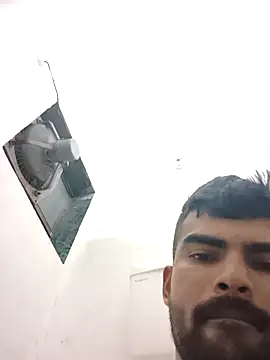 yourboy2000   online show from April 5, 2026, 10:16 pm