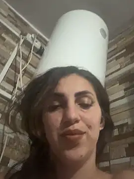 Snapshot of EmaSkyes chatting on October 10, 2025, 6:09 pm EmaSkyes online show from October 10, 2025, 6:09 pm