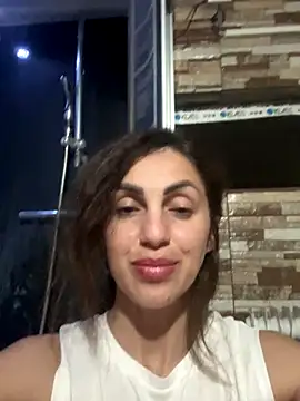 Snapshot of EmaSkyes chatting on October 21, 2025, 6:40 pm EmaSkyes online show from October 21, 2025, 6:40 pm