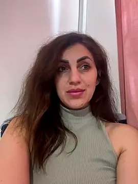 Snapshot of EmaSkyes chatting on November 14, 2025, 7:56 am EmaSkyes online show from November 14, 2025, 7:56 am