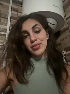 Snapshot of EmaSkyes chatting on October 5, 2025, 7:48 pm EmaSkyes online show from October 5, 2025, 7:48 pm