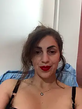 Snapshot of EmaSkyes chatting on November 19, 2025, 7:52 am EmaSkyes online show from November 19, 2025, 7:52 am