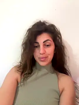 Snapshot of EmaSkyes chatting on November 3, 2025, 6:07 am EmaSkyes online show from November 3, 2025, 6:07 am