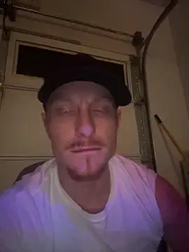 Snapshot of bigred0808 chatting on January 17, 2026, 8:51 am bigred0808 online show from January 17, 2026, 8:51 am