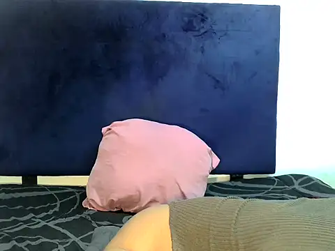 ReginaStar16 online show from November 9, 2025, 1:53 am