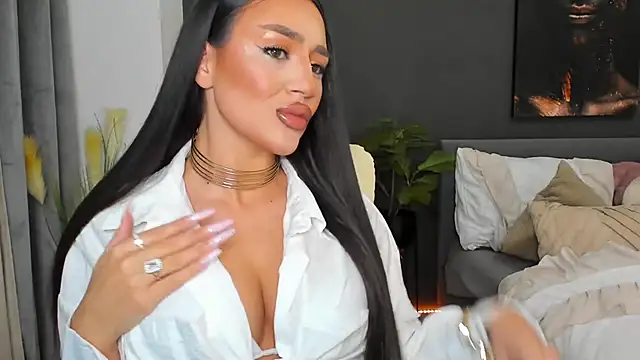 Snapshot of Sonia__Rey chatting on February 4, 2026, 3:07 pm Sonia Rey online show from February 4, 2026, 3:07 pm