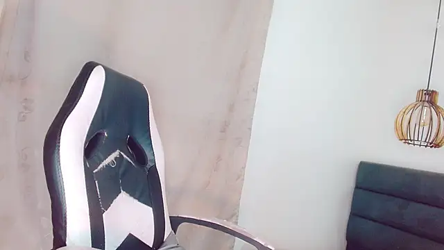 Snapshot of Oriana_braom chatting on March 4, 2025, 1:34 am Oriana braom online show from March 4, 2025, 1:34 am