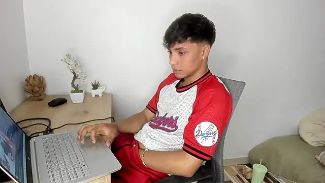 jonmaykolrose online show from October 24, 2025, 12:53 am