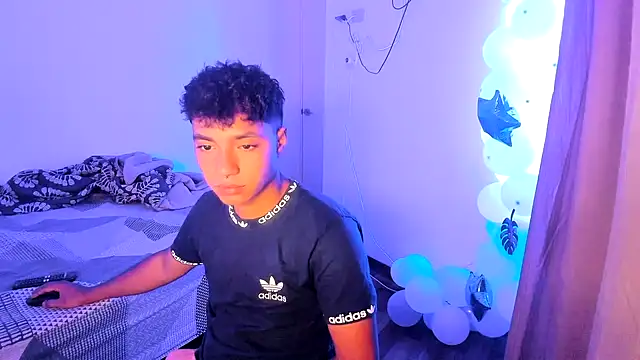 jonmaykolrose online show from February 1, 2025, 11:16 pm