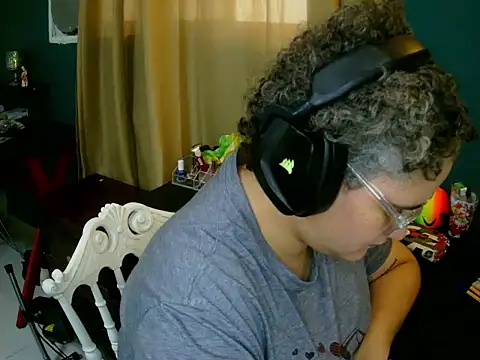 lolalicious 7583 online show from February 7, 2026, 8:17 pm