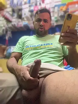 Sheik z o online show from April 18, 2026, 1:24 pm