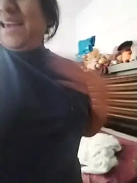 Snapshot of EmpaticBolillo chatting on February 26, 2026, 6:52 pm EmpaticBolillo online show from February 26, 2026, 6:52 pm