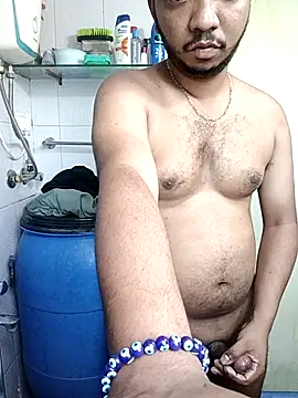 Snapshot of Mmm992170 chatting on November 5, 2025, 7:44 am Mmm992170 online show from November 5, 2025, 7:44 am