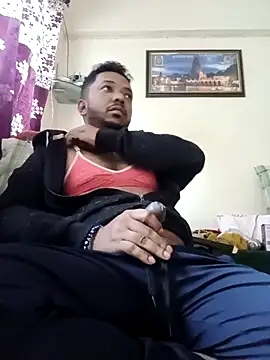 Snapshot of Mmm992170 chatting on December 1, 2025, 4:35 am Mmm992170 online show from December 1, 2025, 4:35 am