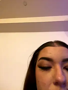 EmaSky online show from November 5, 2025, 9:07 pm