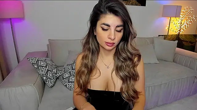 Queenofyouredreams online show from January 25, 2025, 4:13 am