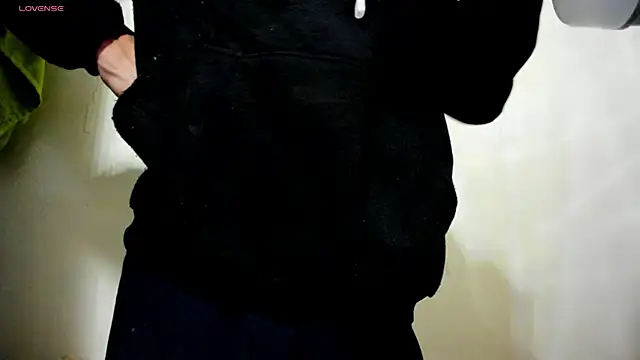 Elissa taylor  online show from February 17, 2025, 3:44 pm