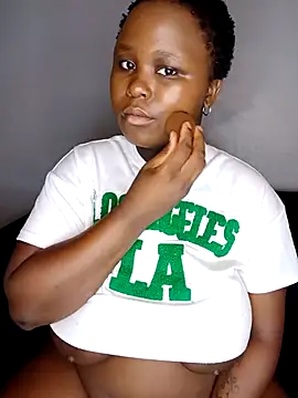 Dark Berry 26 online show from April 12, 2026, 10:13 pm