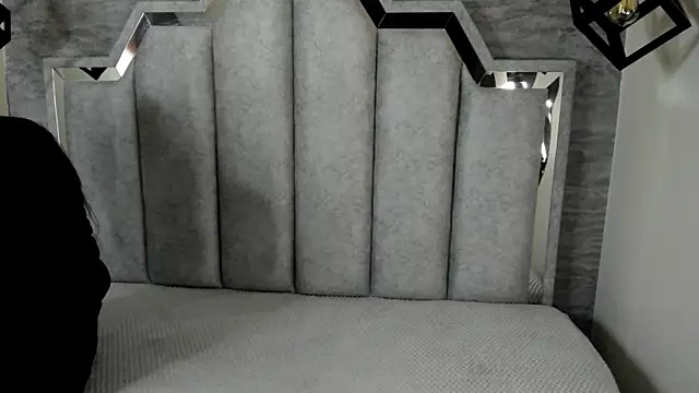  alaia collway  online show from March 21, 2025, 12:06 pm