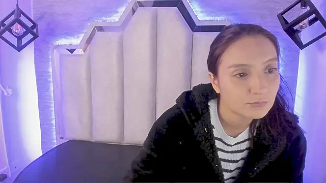  alaia collway  online show from March 7, 2025, 12:12 pm