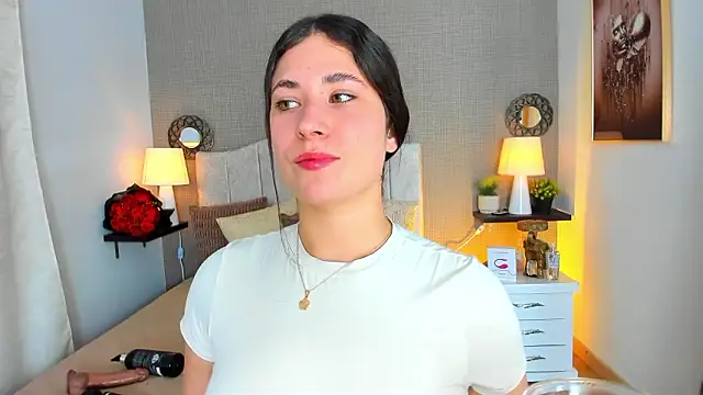 ValeryLovee online show from February 2, 2026, 1:04 am