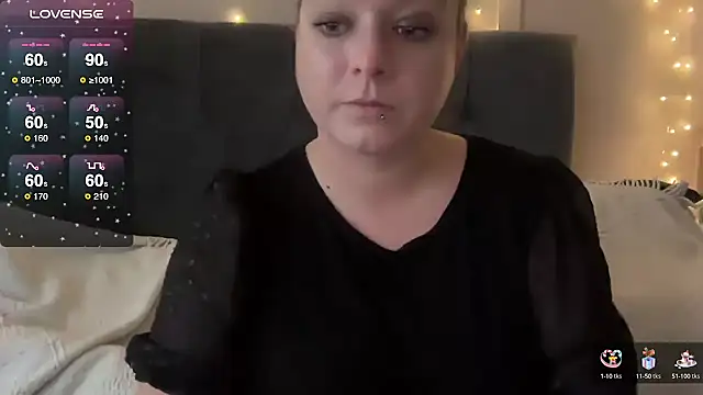 NaughtyWifeUK online show from October 13, 2025, 4:19 pm