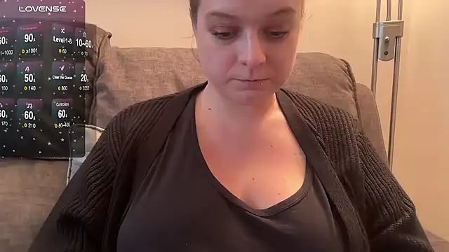 NaughtyWifeUK online show from December 5, 2025, 2:48 pm