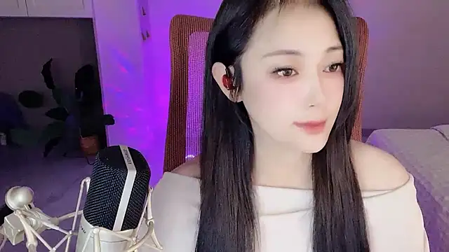 Daisy-77 online show from November 20, 2025, 5:13 pm