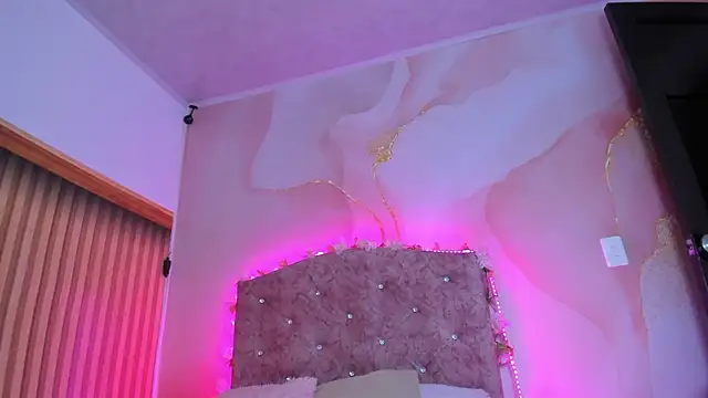 Daisy  rose online show from March 17, 2025, 3:14 am