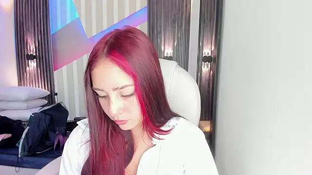 emily layton online show from November 8, 2025, 2:31 pm