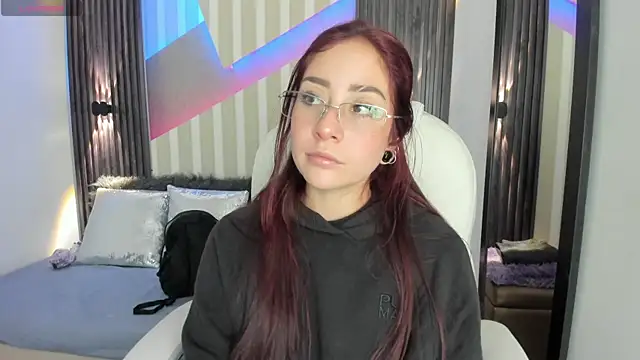 emily layton online show from November 29, 2025, 4:07 pm