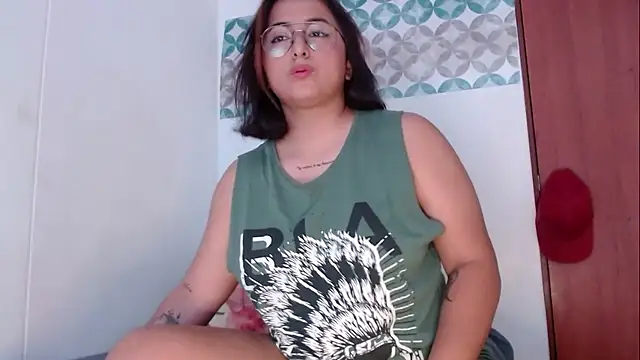 Snapshot of Aria_smith01 chatting on November 30, 2025, 2:18 pm Aria smith01 online show from November 30, 2025, 2:18 pm