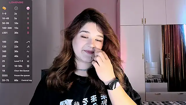 Snapshot of July_Slowdive chatting on January 31, 2025, 11:56 am July Slowdive online show from January 31, 2025, 11:56 am