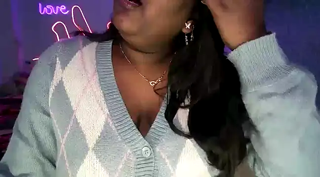 expression queen online show from December 22, 2024, 8:14 pm