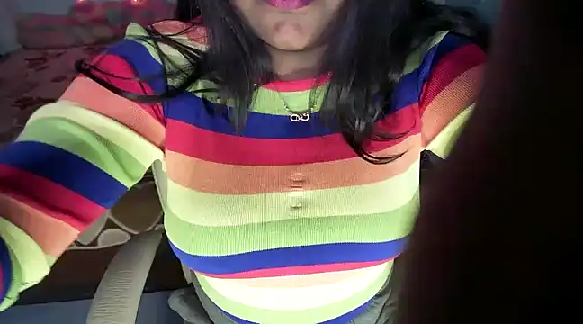 expression queen online show from February 18, 2025, 2:06 pm