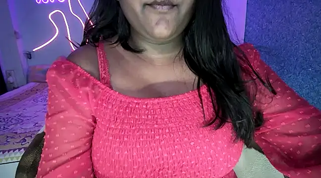 expression queen online show from January 28, 2025, 5:35 pm