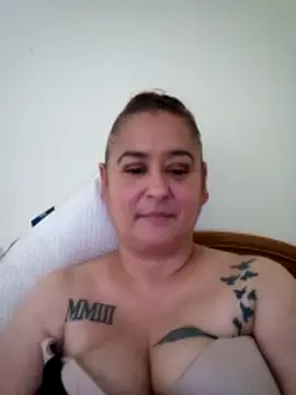 Snapshot of veegee80 chatting on February 27, 2026, 9:47 pm veegee80 online show from February 27, 2026, 9:47 pm