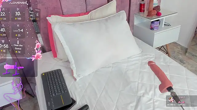 AshlieRoberts online show from September 9, 2025, 1:42 pm