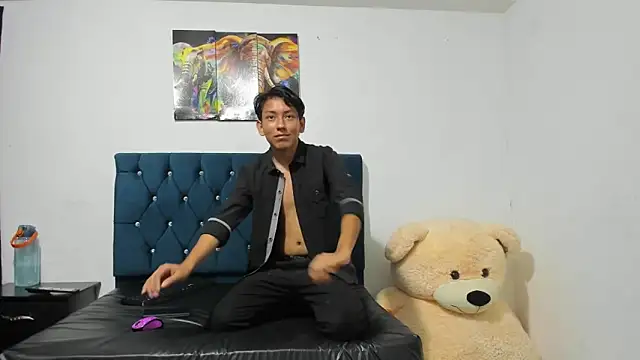 AXEL AND THOMAS online show from January 10, 2025, 1:31 pm