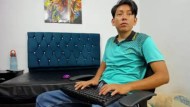 AXEL AND THOMAS online show from January 11, 2025, 1:22 pm